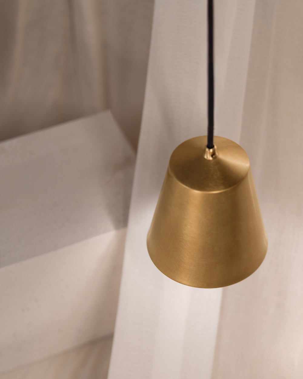 Richmond Medium Pendant Light