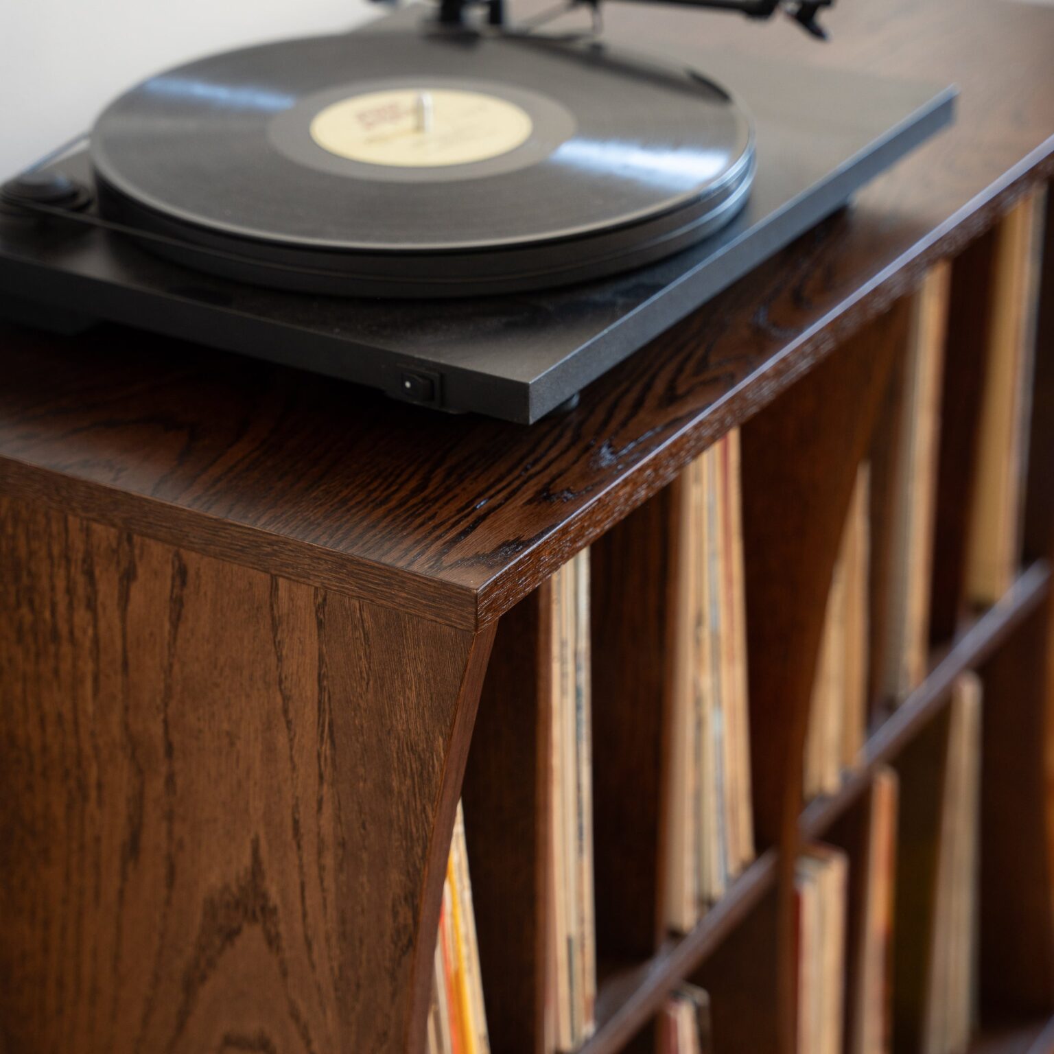 Komoda LORN VINYL