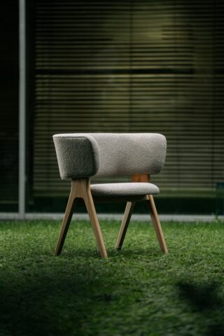 Y chair